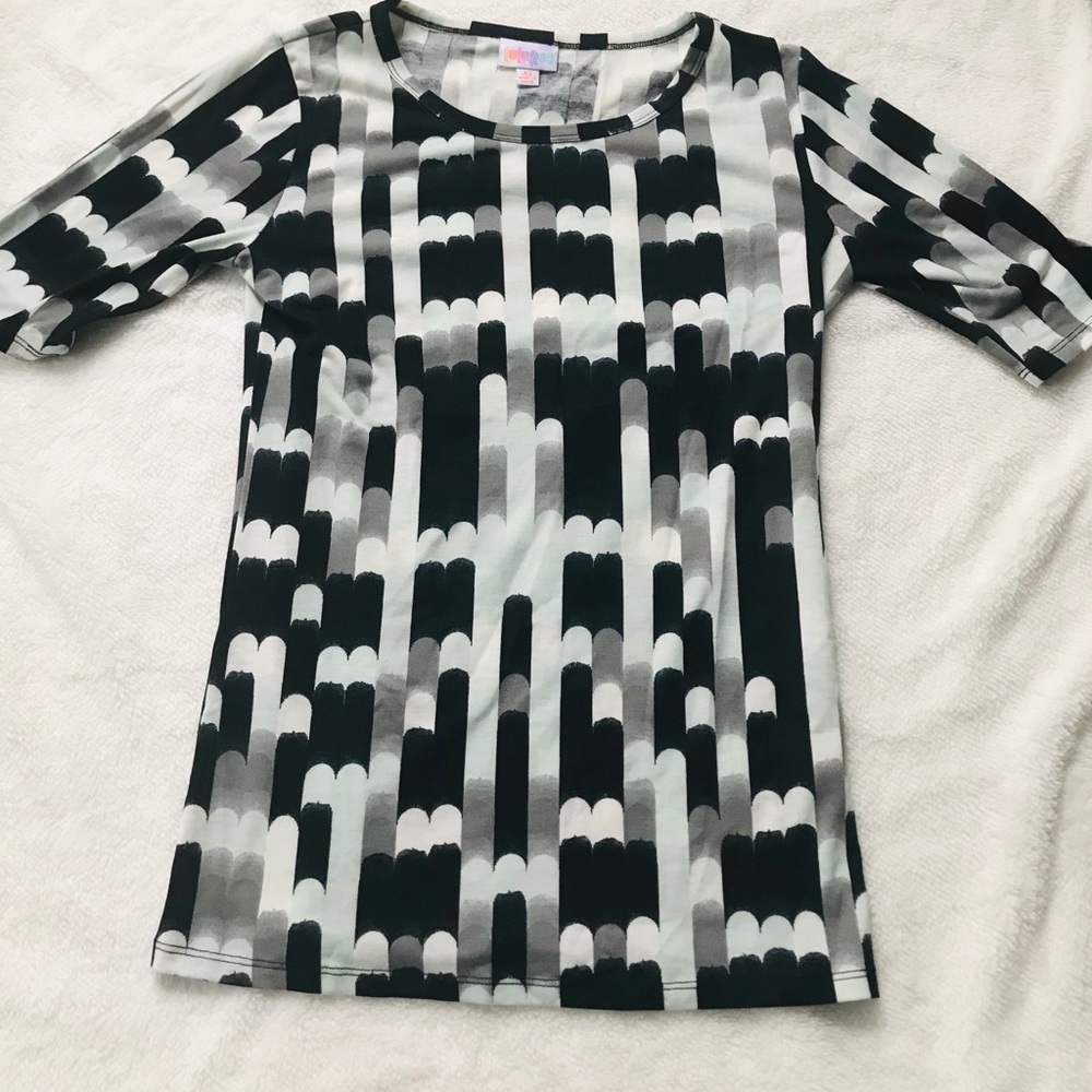 Xs Lularoe Gigi shirt